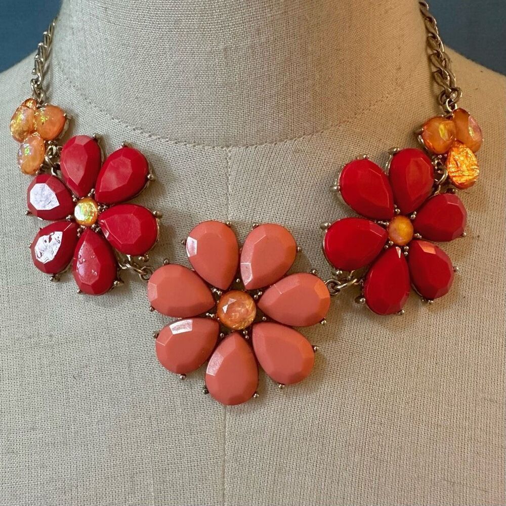 Jules B Pink Flower Statement Necklace 16$